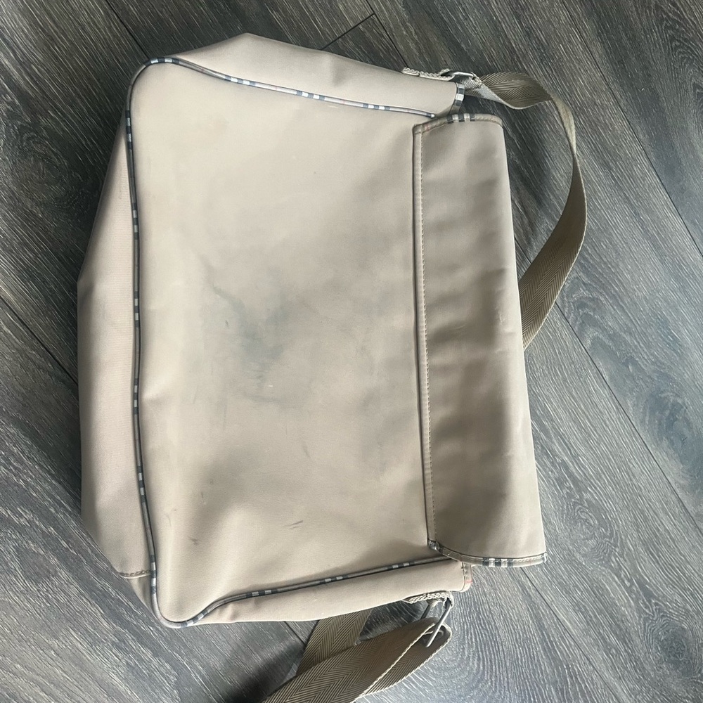 Burberry Fragrance  Messenger Bag - Picture 5 of 5